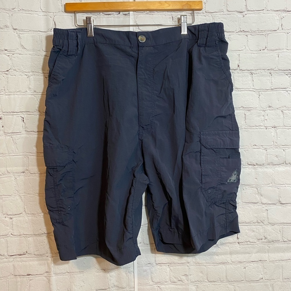 Clearwater Outfitters Men's Size XL 100% Nylon Navy Blue Cargo Shorts Fishing